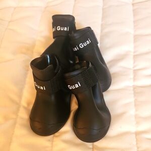 Black Dog Rain Boots